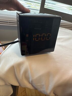 Sony AM FM Alarm Clock Radio 1CF-C1